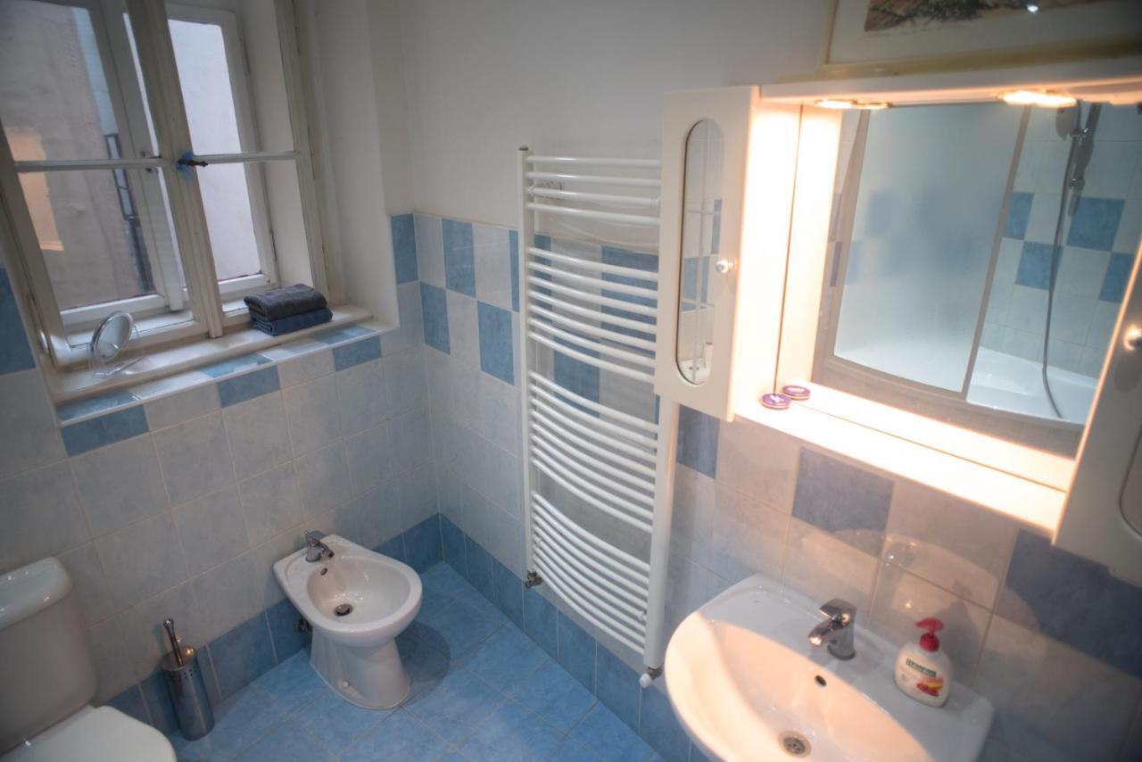 Apartament Hybernska 22 *
